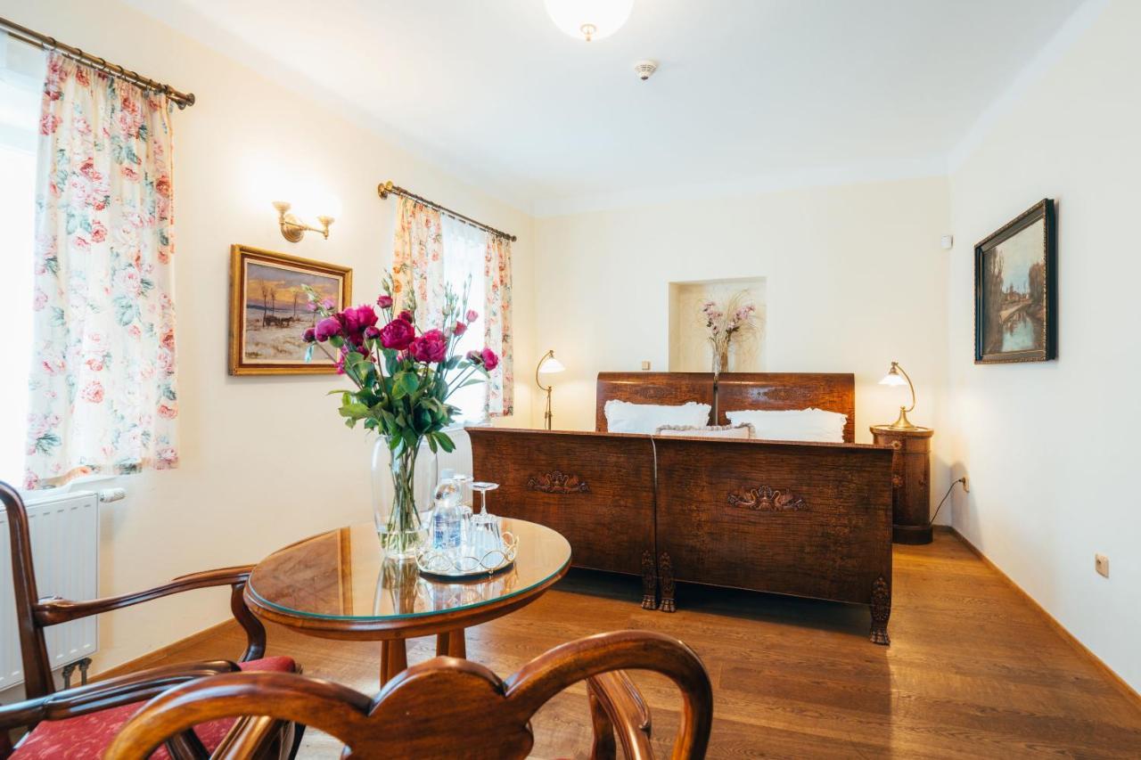 Sv. Hubertus Hotel Cesky Krumlov Luaran gambar