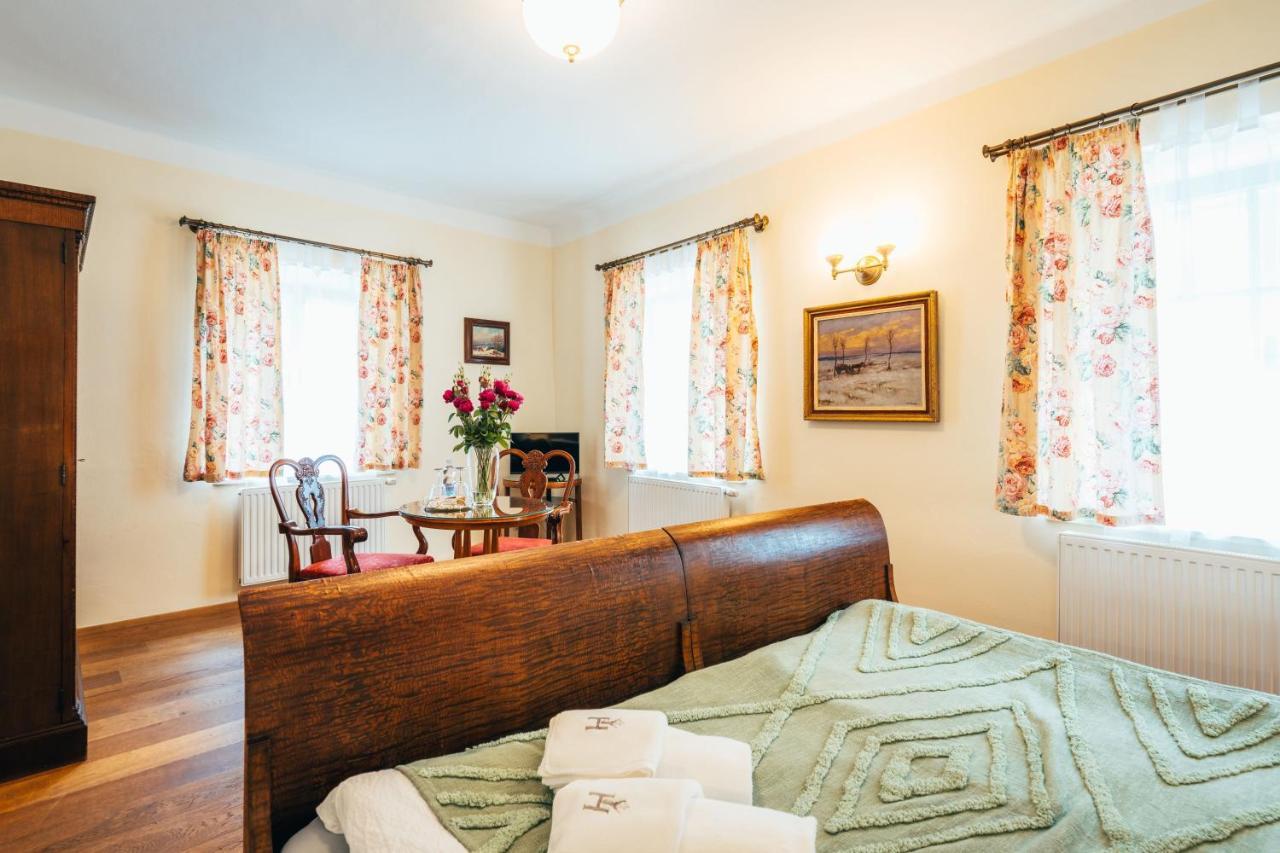 Sv. Hubertus Hotel Cesky Krumlov Luaran gambar