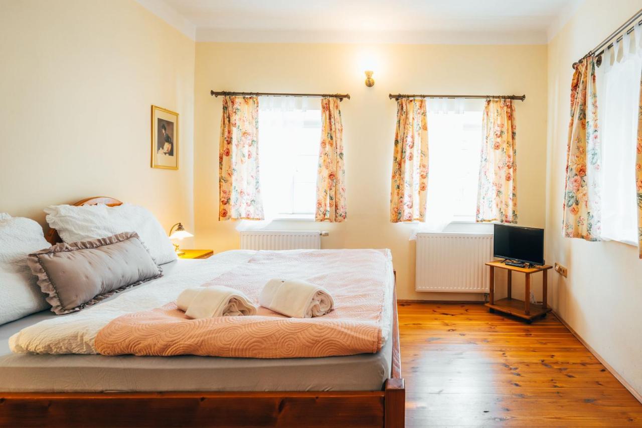 Sv. Hubertus Hotel Cesky Krumlov Luaran gambar